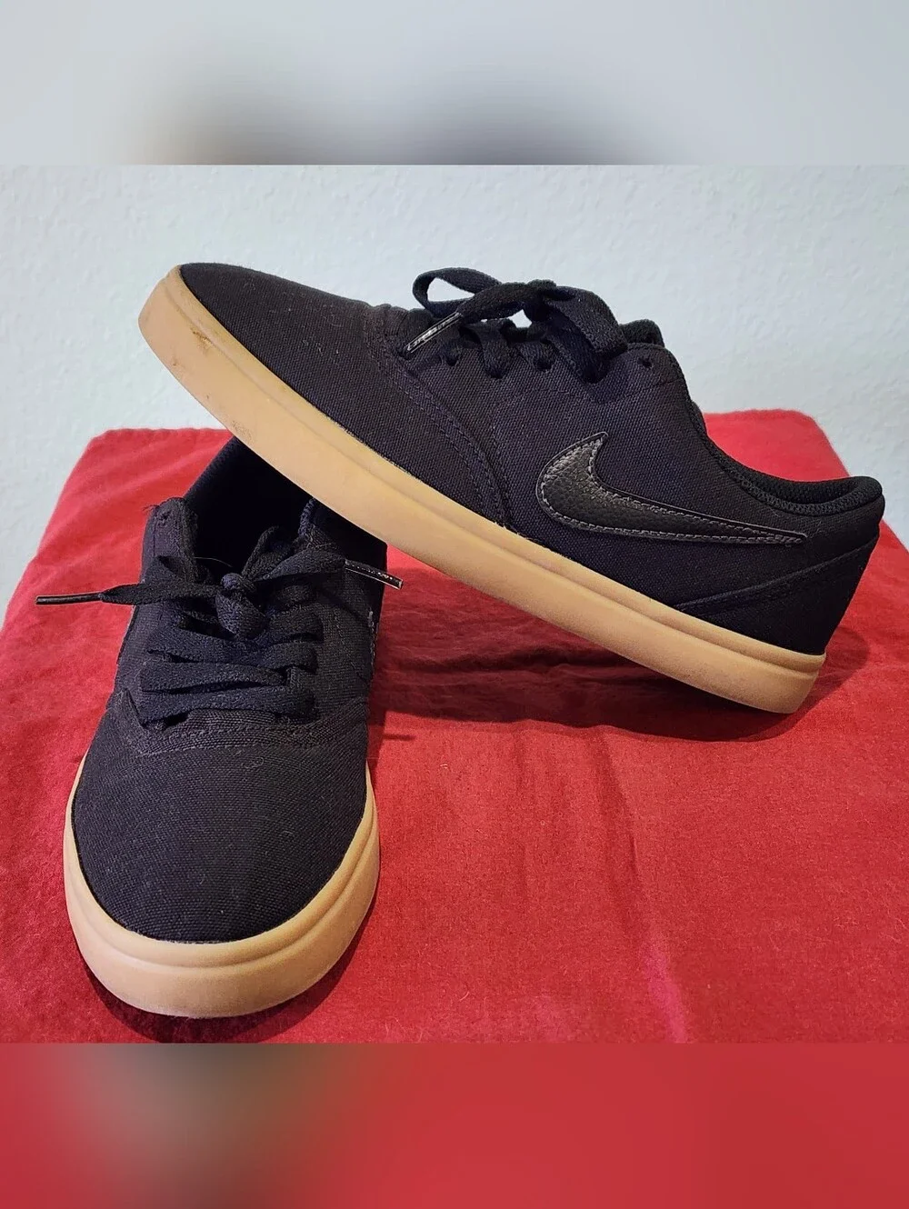 NIKE | SB Check Solarsoft Canvas Sneakers | Black | US Womens 8.5/EU 39